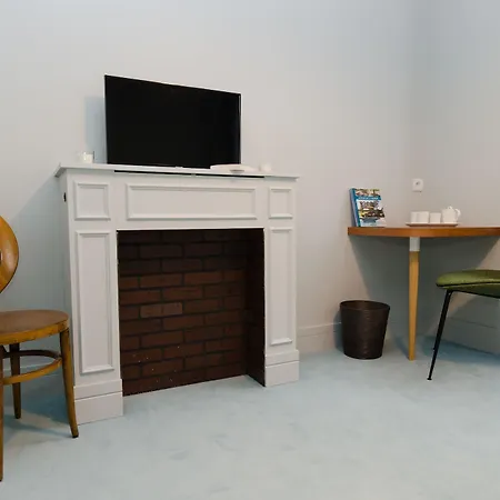 فندق Celeste Batignolles Montmartre باريس