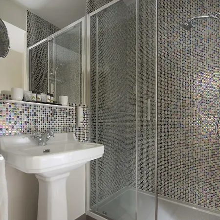 Celeste Batignolles Montmartre Hotel 4*