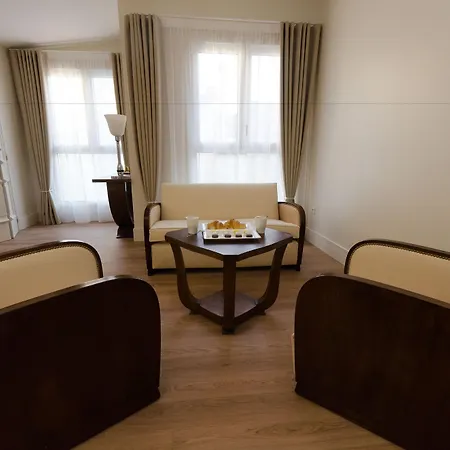 Hotel Celeste Batignolles Montmartre