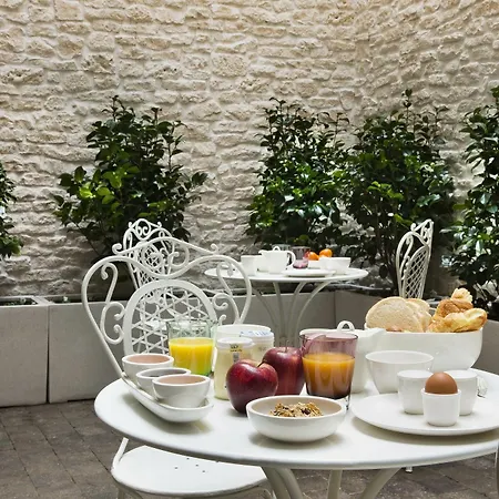 Celeste Batignolles Montmartre Paris